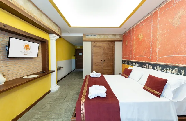 جناح بسرير كوين، Hotel del Sole Pompei 4/8