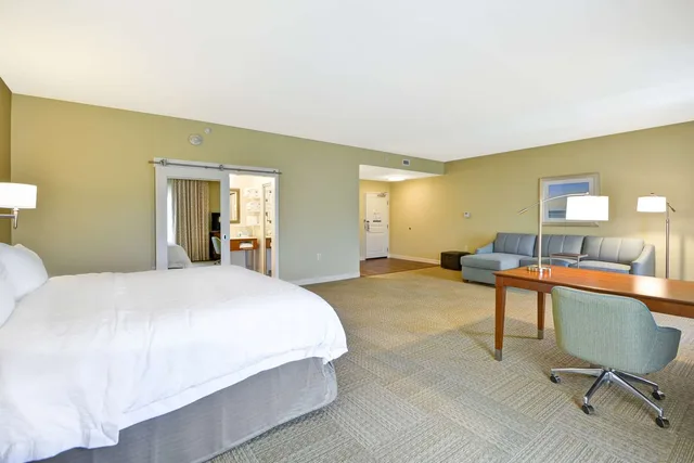 استوديو بسرير كينج مع أريكة لذوي الإعاقة، Hampton Inn And Suites Charleston Airport 2/6