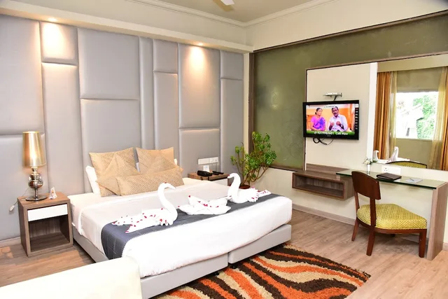 جناح ديلوكس بسرير مزدوج، Sinclairs Retreat Ooty 4/6