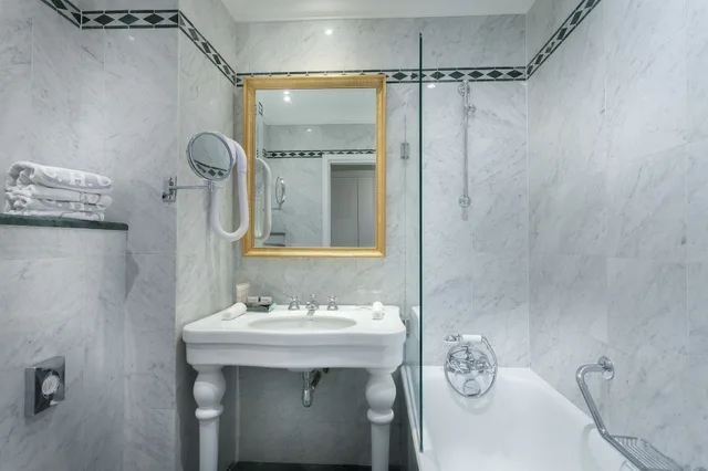 غرفة كلاسيكية بسرير مزدوج، Grand Hotel de L Univers Paris Saint Germain 7/7