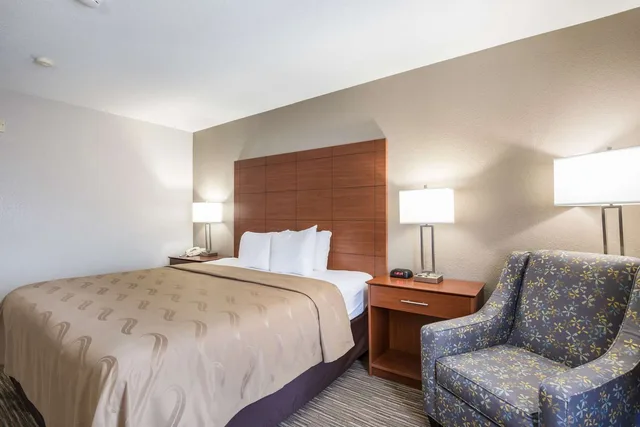 غرفة بسرير كينج، Quality Inn & Suites Lodi I-90 2/4