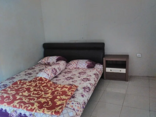 غرفة بسرير مزدوج، Nabila Syar i Guesthouse by ZUZU 2/3