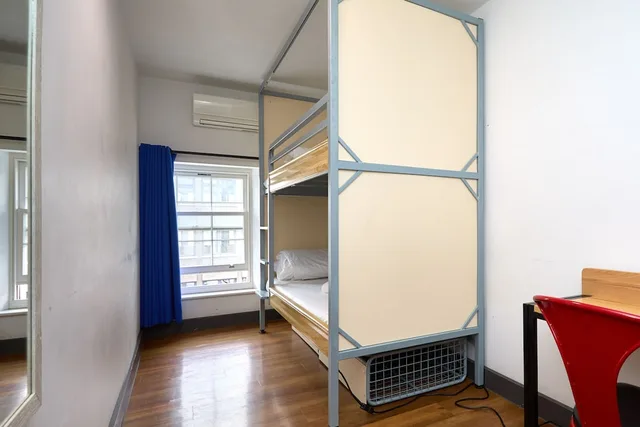 Private, Single, Bunk Bed, Shared Bathroom، St Christophers Inn Village London Bridge Hostel Ex Hostel St Christophers Village 3/3