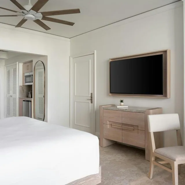 استوديو بسريرين كوين، The Ritz Carlton Key Biscayne 2/4