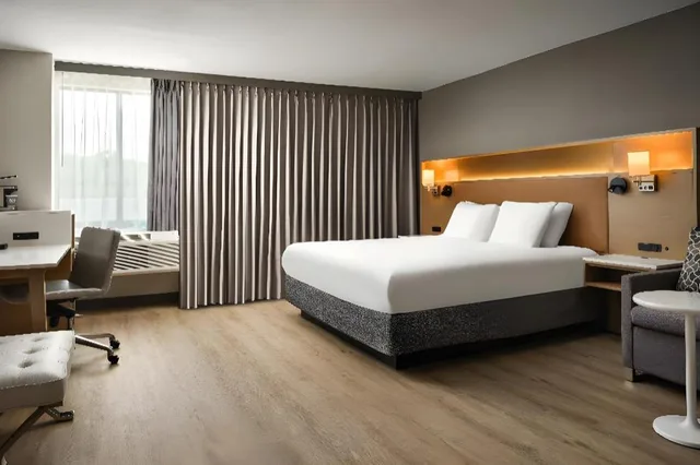 Upgrade, Suite, King Bed، Radisson Hotel West Memphis 3/9
