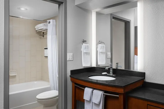 غرفة قياسية بسرير كينج مع أريكة، Hyatt Place Columbus/Dublin 4/7
