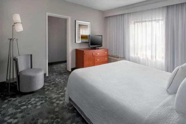 جناح جونيور بسرير كينج، Courtyard By Marriott Newark Liberty International Airport 1/3