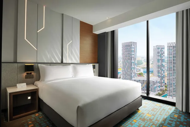 غرفة قياسية بسرير كينج، DoubleTree by Hilton Shah Alam i-City 3/7