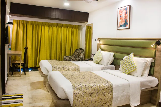 جناح بسريرين منفصلين بغرفة نوم واحدة مع أريكة، Regenta Place The Emerald 1/1