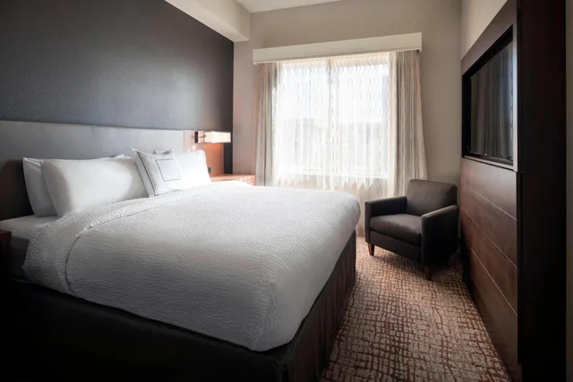 2 Bedrooms, Suite, 2 Queen Beds, Sofa, Residence Inn Redwood City San Carlos 1/4
