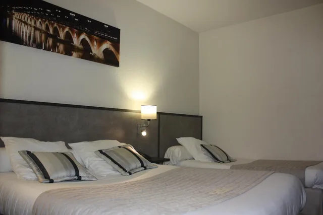 غرفة ثلاثية، Hotel La Citadelle 3/6