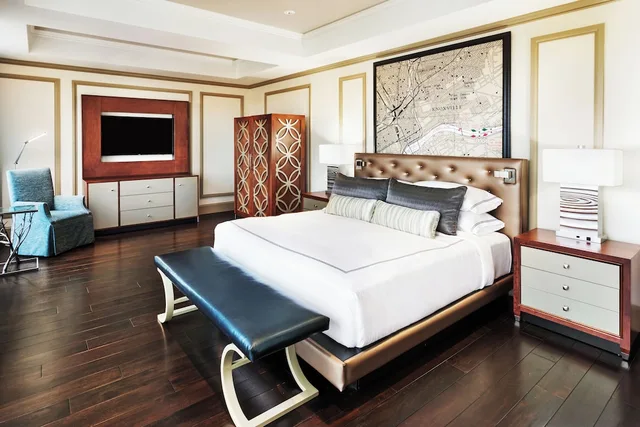 Governor, Suite, King Bed، The Tennessean Personal Luxury Hotel 1/2