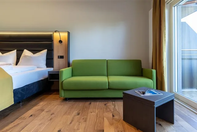 غرفة ثلاثية، Augsburg Hotel Sonnenhof 2/2