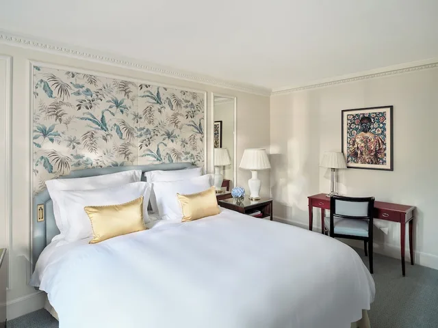 غرفة تنفيذية بسرير كينج، The Dorchester Hotel 1/9