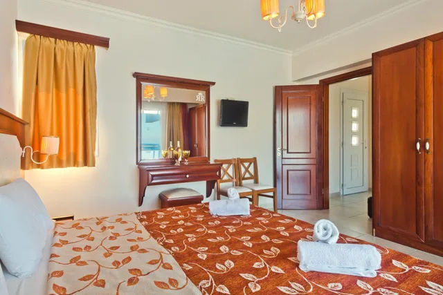 شقة بإطلالة على البحر، Royal Beach Hotel 2/2