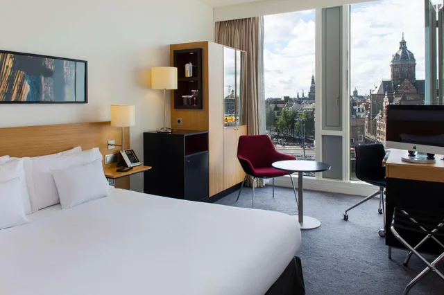 غرفة بسرير مزدوج بإطلالة، Doubletree By Hilton Amsterdam Centraal Station 1/1