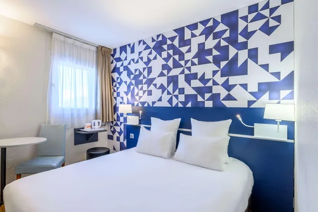غرفة بسرير كوين، Comfort Hotel Paris Porte d Ivry 1/7