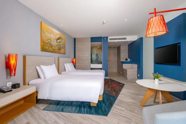 غرفة بسريرين منفصلين بإطلالة على الجبل، Holiday Inn Vana Nava Hua Hin 1/3