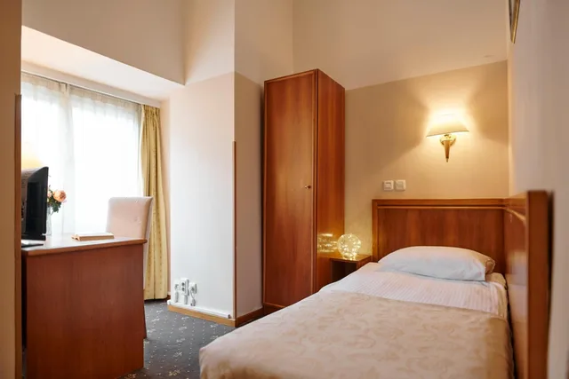 Room, Single, Street View، Hotel Lovran 8/16