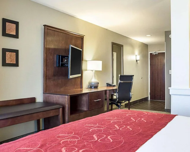 جناح بسرير كينج، Comfort Suites Fargo Medical Center 2/2