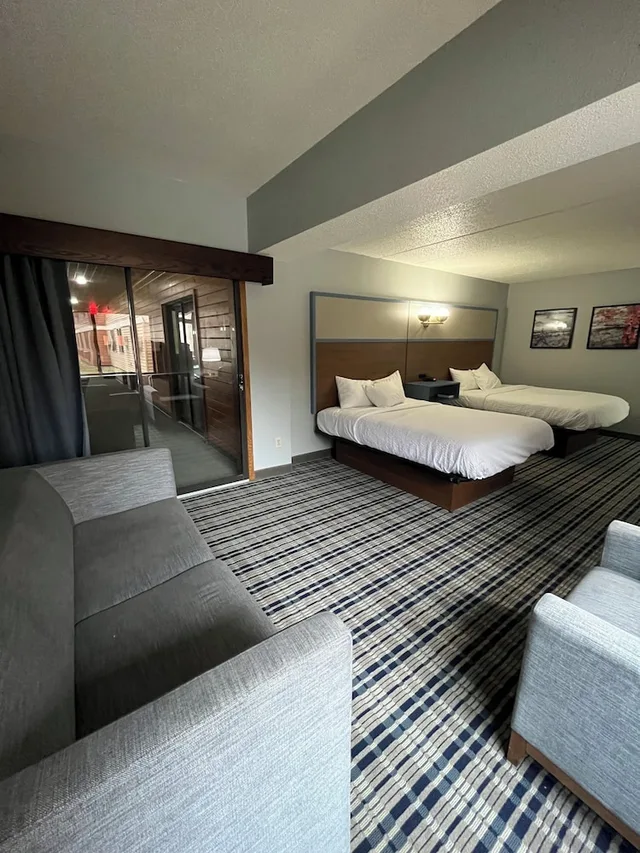 Superior, 2 Queen Beds, Pool Side، Americinn By Wyndham Cloquet 2/10