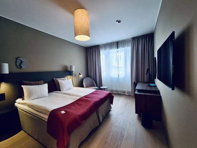 غرفة قياسية بسريرين منفصلين مع أريكة، Home Hotel Mektagonen 3/10