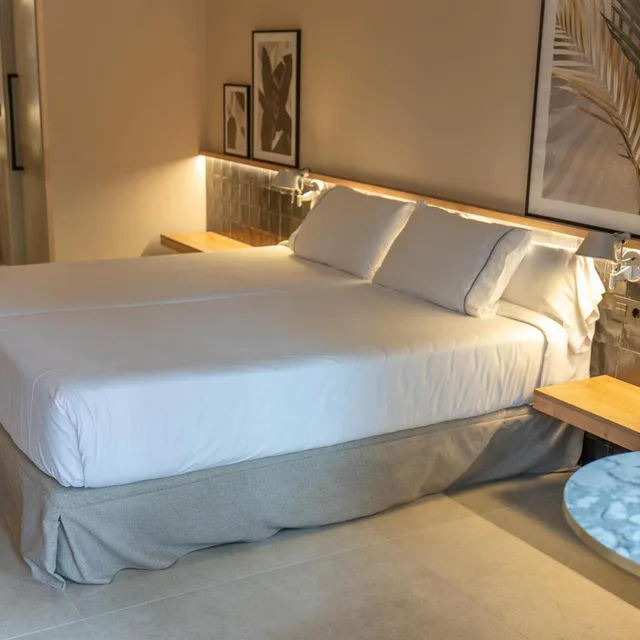 Oasis, Double Bed، Port Huerto del Cura 9/10