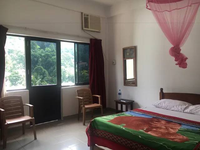 غرفة أساسية بسريرين منفصلين، Majestic Tourist Hotel 1/2