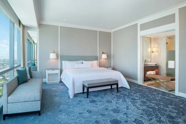 Westin, Club, Guest Room, King Bed, Club Lounge Access، The Westin Surabaya 6/9