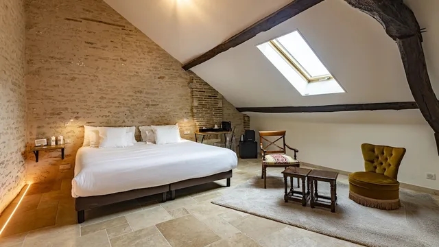 غرفة جونيور بسرير كوين، Hotel Des Remparts 3/5