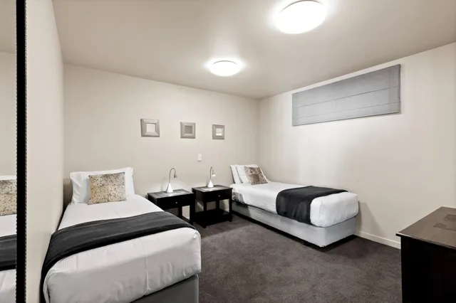 غرفة بشرفة بغرفتي نوم، The Glebe Apartments 2/3