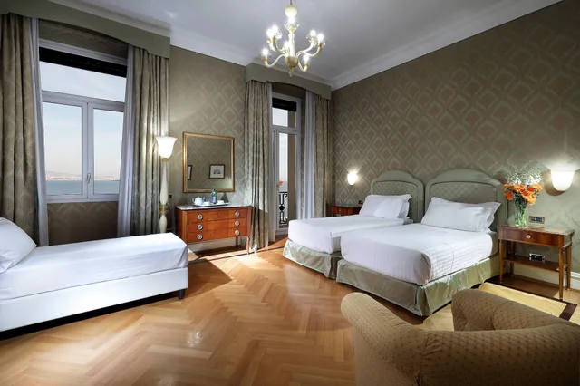 غرفة سوبيريور ثلاثية بسريرين منفصلين، Eurostars Hotel Excelsior 3/10