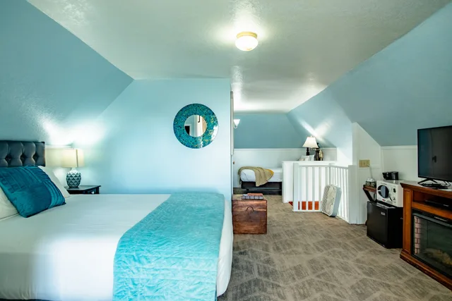 Garret, Twin Beds، The Gilbert Inn 3/7