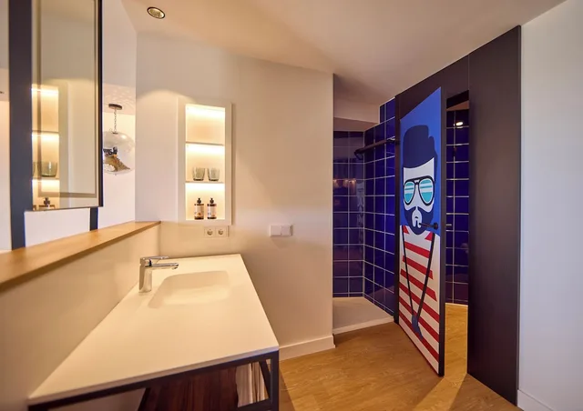 Suite, Twin Beds, Partial Sea View, Side Sea View, Balcony، Universal Hotel Neptuno - Adults Only 2/2