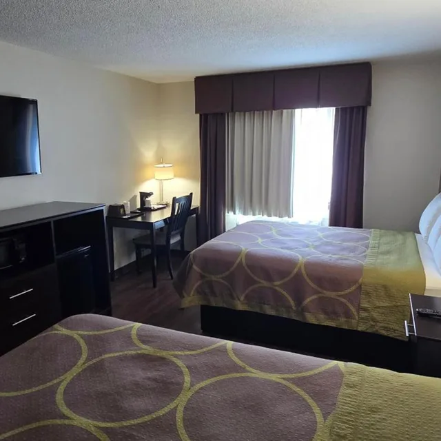Suite, Queen Bed, Super 8 By Wyndham Rogers Minnesota 10/10