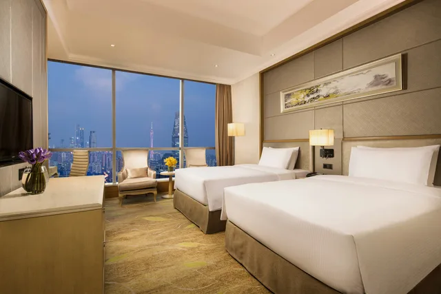 Deluxe, Twin Beds, with View, DoubleTree by Hilton Hotel Guangzhou 2/3