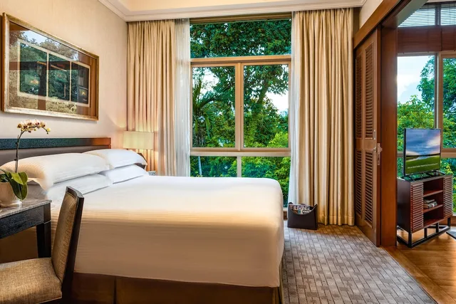 غرفة ديلوكس بسرير مزدوج بإطلالة على الحديقة بغرفة نوم واحدة، TREETOPS EXECUTIVE RESIDENCES 1/5