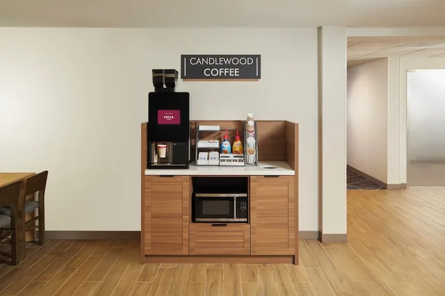 Candlewood Suites Granby Northwest by IHG، غرانبي 9/25