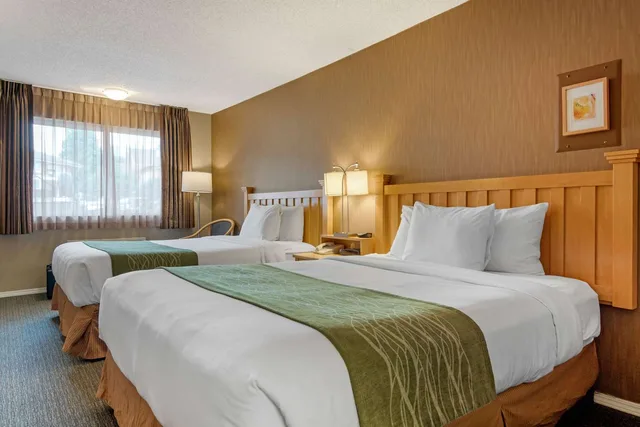 غرفة بسريرين كوين، Econo Lodge Inn & Suites North Vancouver 1/7