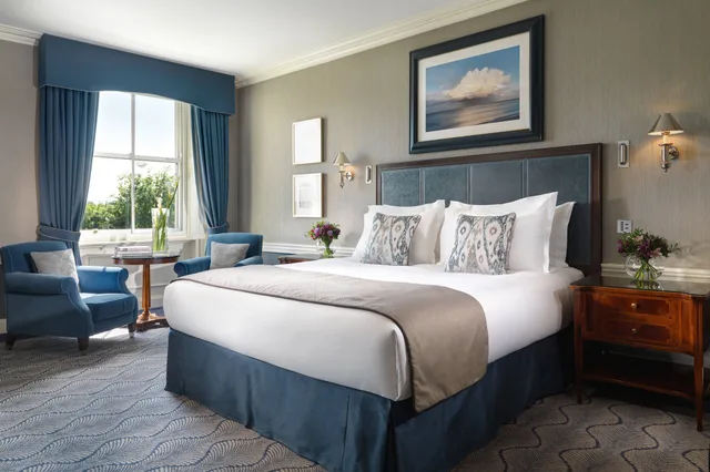 غرفة بسرير كينج بإطلالة، Shelbourne Hotel 1/3