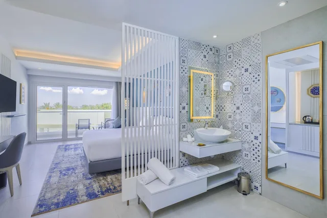 غرفة بسرير كينج بإطلالة على الحديقة، Hilton Skanes Monastir Beach Resort 7/14