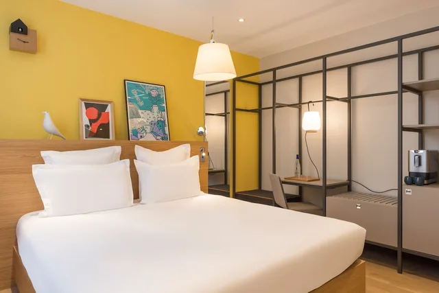 غرفة تنفيذية بسرير كوين، MAISON NO 4/10