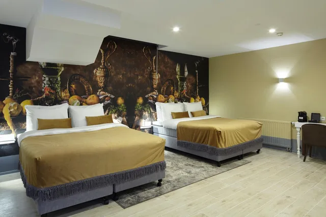 Comfort, Family, Basement, 2 Queen Beds، THE MUSE AMSTERDAM - BOUTIQUE HOTEL 1/1