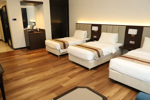 غرفة ديلوكس عائلية ثلاثية بثلاثة أسرّة، Grand Darul Makmur Hotel Kuantan 2/6