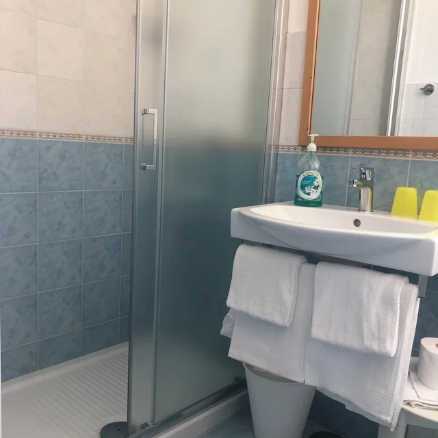 غرفة كلاسيكية بسرير مزدوج بإطلالة جزئية على البحر، Hotel Dania 10/10