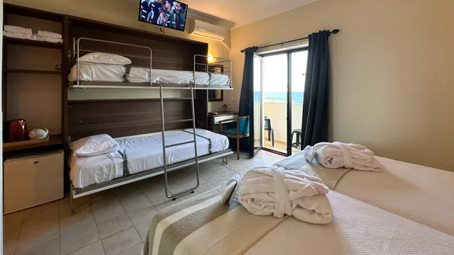 غرفة سوبيريور رباعية بإطلالة على البحر، Avenida Praia 2/3