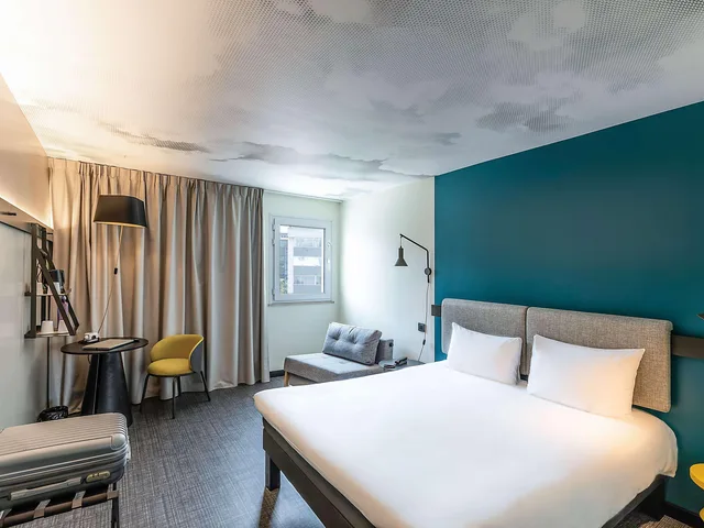 غرفة بسرير مزدوج مع أريكة، Ibis Malaga Centro Ciudad Hotel 7/10