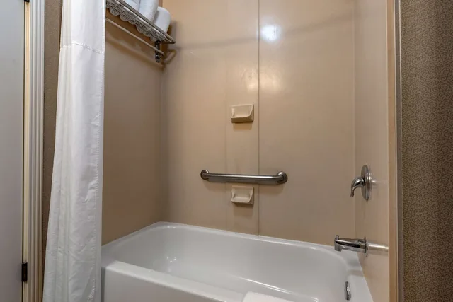 غرفة بسرير كينج، Hampton Inn Ukiah CA 6/6