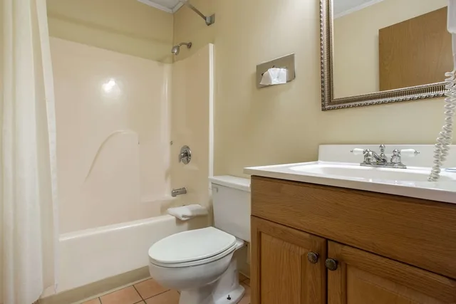 غرفة قياسية بسرير كوين، Rodeway Inn Asheville NC 5/5