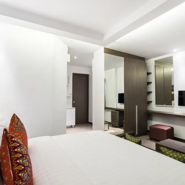 جناح، Aim House Bangkok 6/10